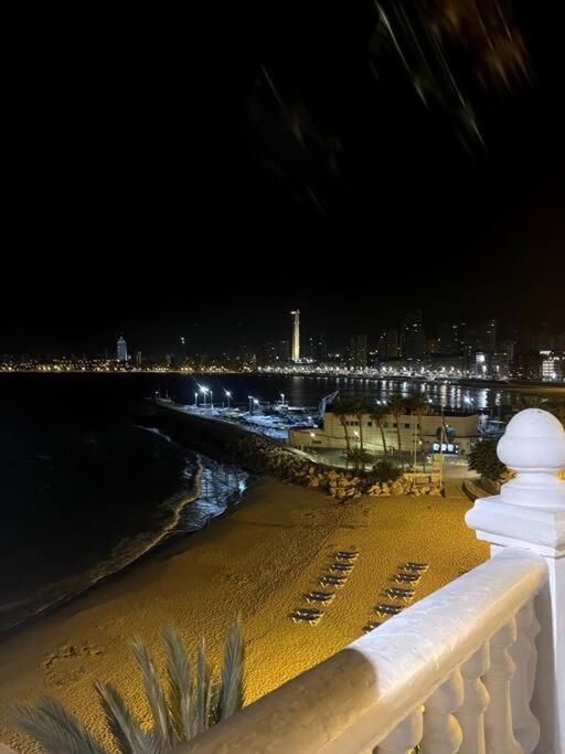 Appartement Apartamento céntrico y en primera línea de playa à Benidorm Extérieur photo