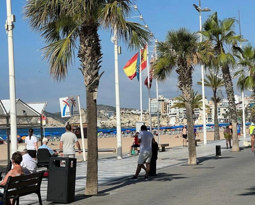 Appartement Apartamento céntrico y en primera línea de playa à Benidorm Extérieur photo