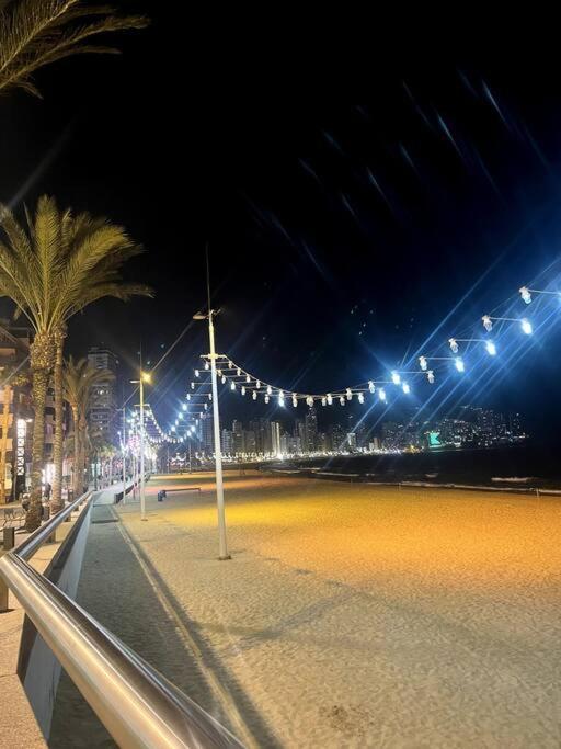 Appartement Apartamento céntrico y en primera línea de playa à Benidorm Extérieur photo